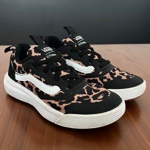 Vans Kids Ultrarange Cheetah Print, girls size 12